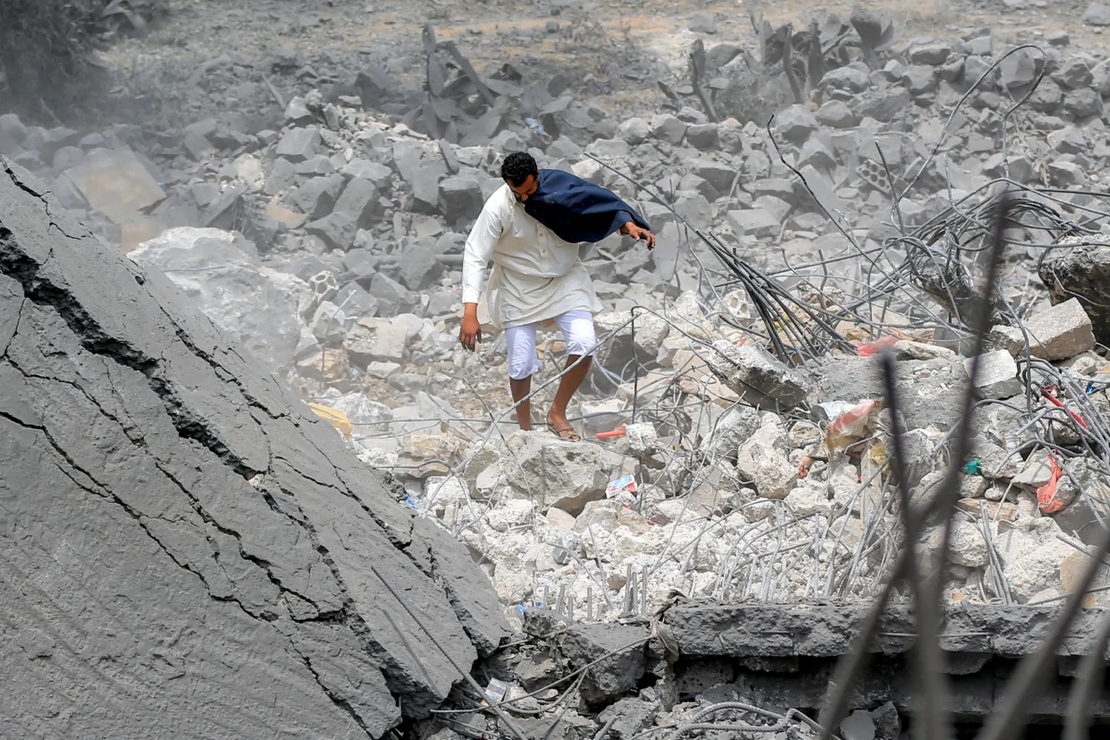 US Military Bombs Houthi Targets as Trump Warns Yemen Rebels Will Be Destroyed