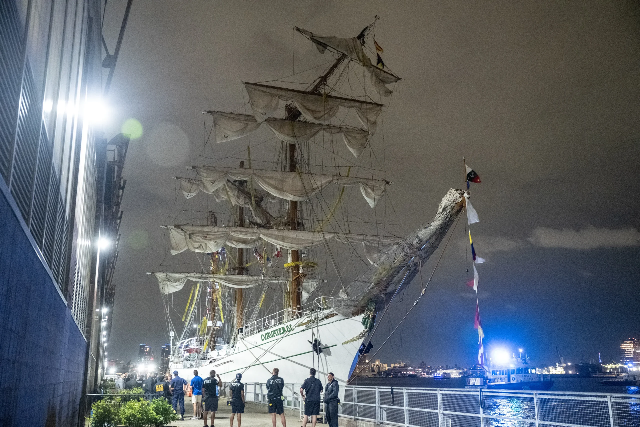 Mexican Navy Vessel Crashes Into Brooklyn Bridge Killing Two Sailors