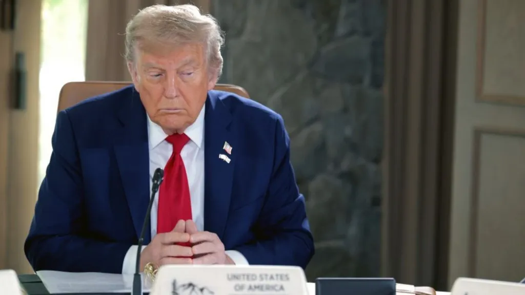 Trump Torn Between Netanyahu Demands and MAGA Isolationists Over Iran War